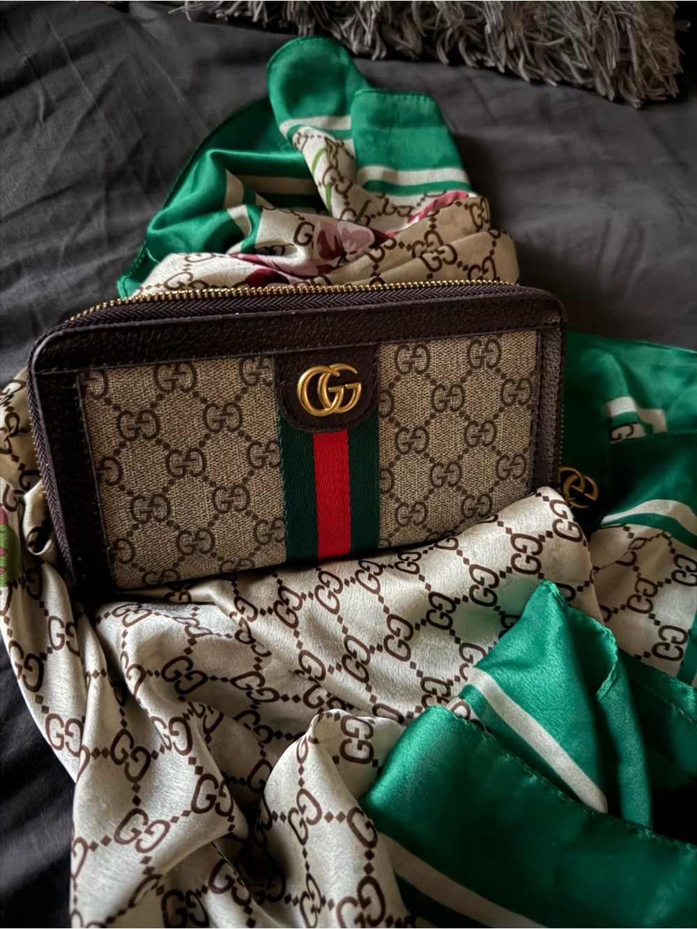 New‼️ Perfect Replica Wallet in Beige with Green/Red Web